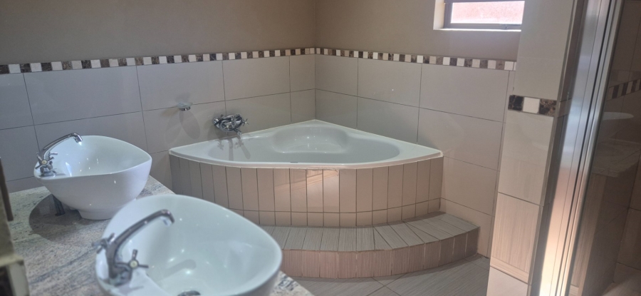 3 Bedroom Property for Sale in Hillside View Free State
